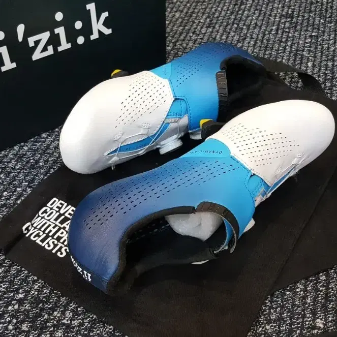 fizik 피직 신형 인피니토 R1 무비스타팀 리미티드에디션/105페달