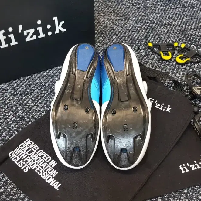 fizik 피직 신형 인피니토 R1 무비스타팀 리미티드에디션/105페달