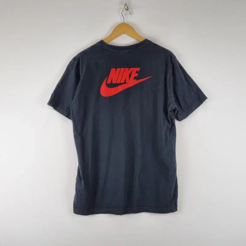 Z5743 NIKE STRANGER 그래픽 반팔티셔츠 남L