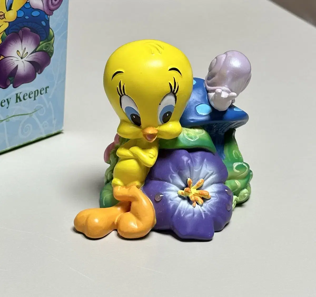 (Genuine/New with Box/Rare)So pretty Looney Tunes Twitty Keys box figure...