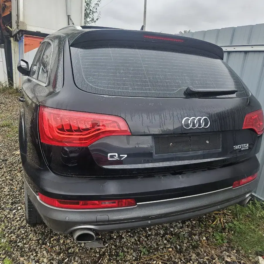 아우디q7  40tdi  차량부품판매합니다