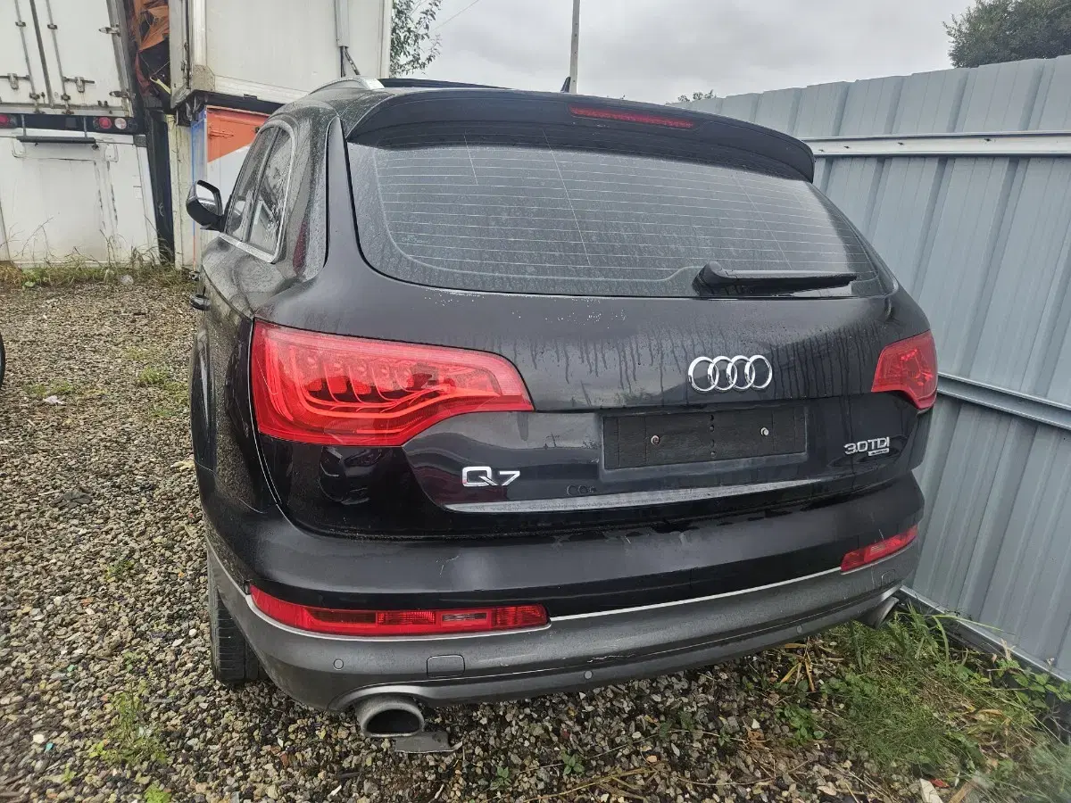 아우디q7  40tdi  차량부품판매합니다