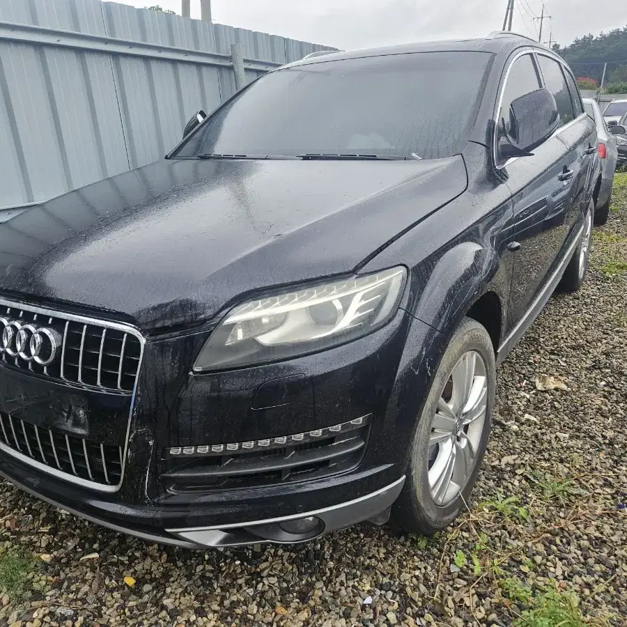 아우디q7  40tdi  차량부품판매합니다