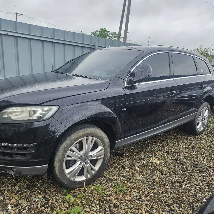 아우디q7  40tdi  차량부품판매합니다