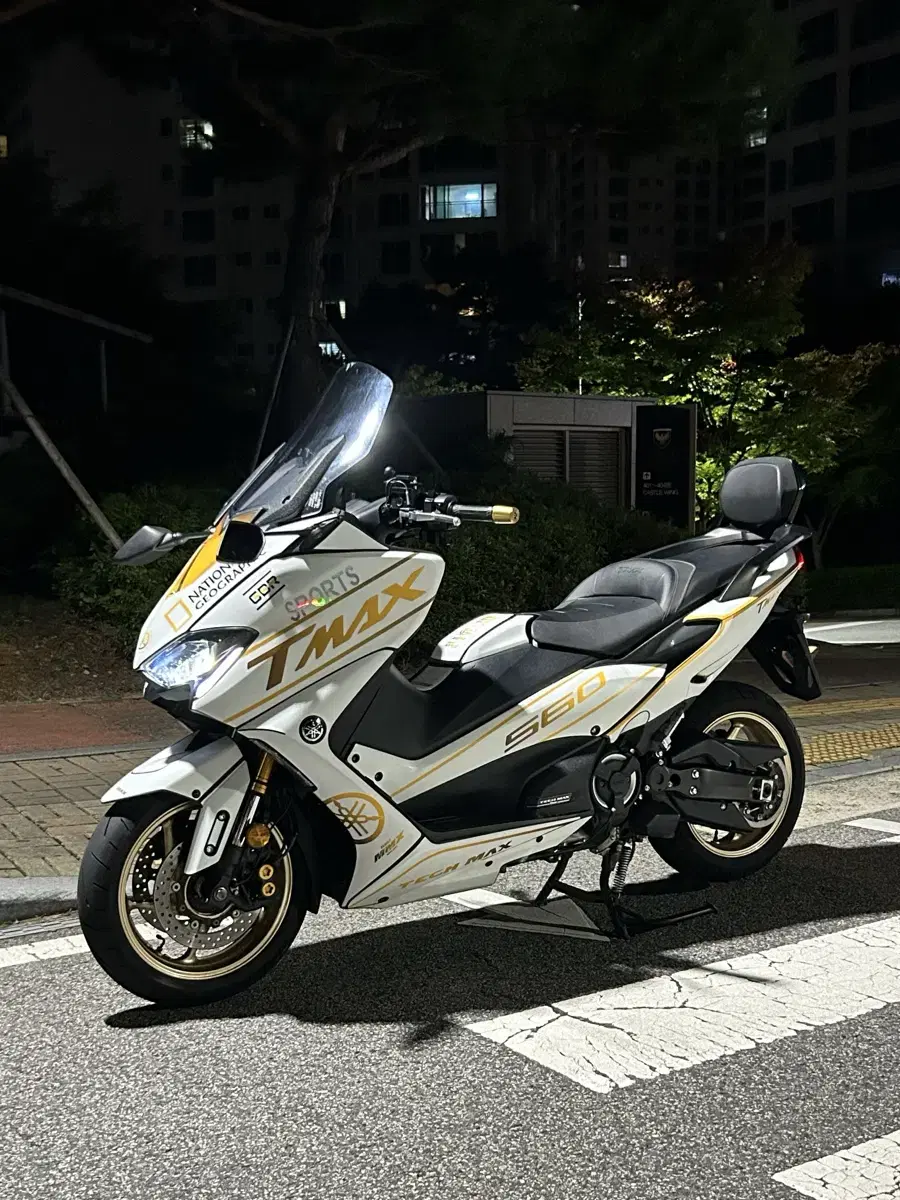 부산]TMAX560 무사고21년식