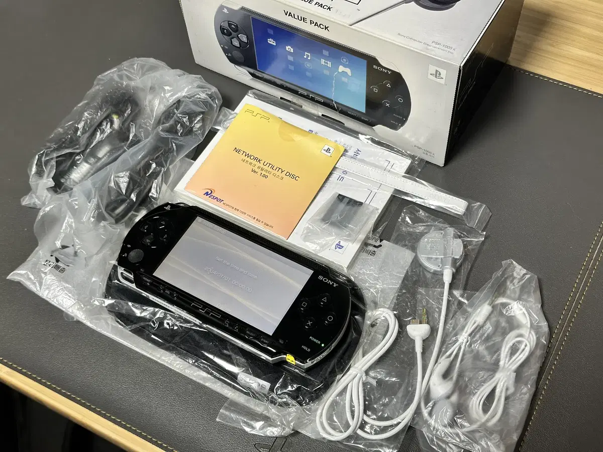 PSP 1005 밸류팩 정발 풀박스 미사용품 + 몬헌 포터블