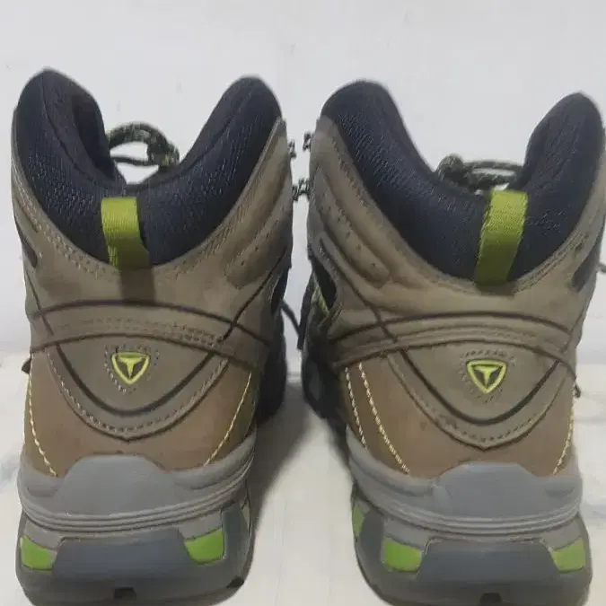 택포 270/275 S급 TREKSTA GORE-TEX 트레킹 중등산화