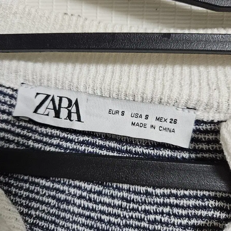 ZARA 자라 단추 니트