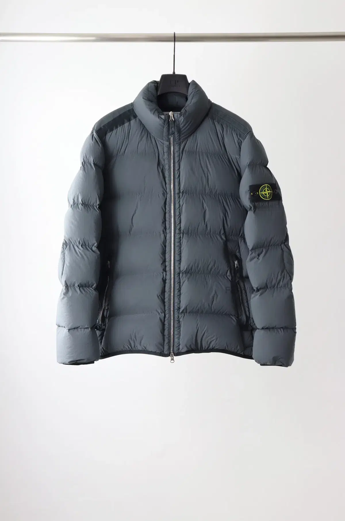 Stone Island 23FW Psychosternal padded gray L lay.