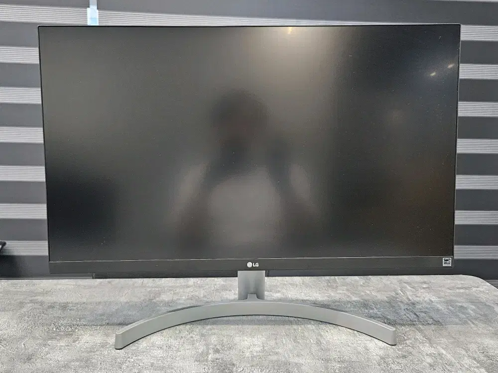 LG 27인치 4K 모니터 27UK600팝니다