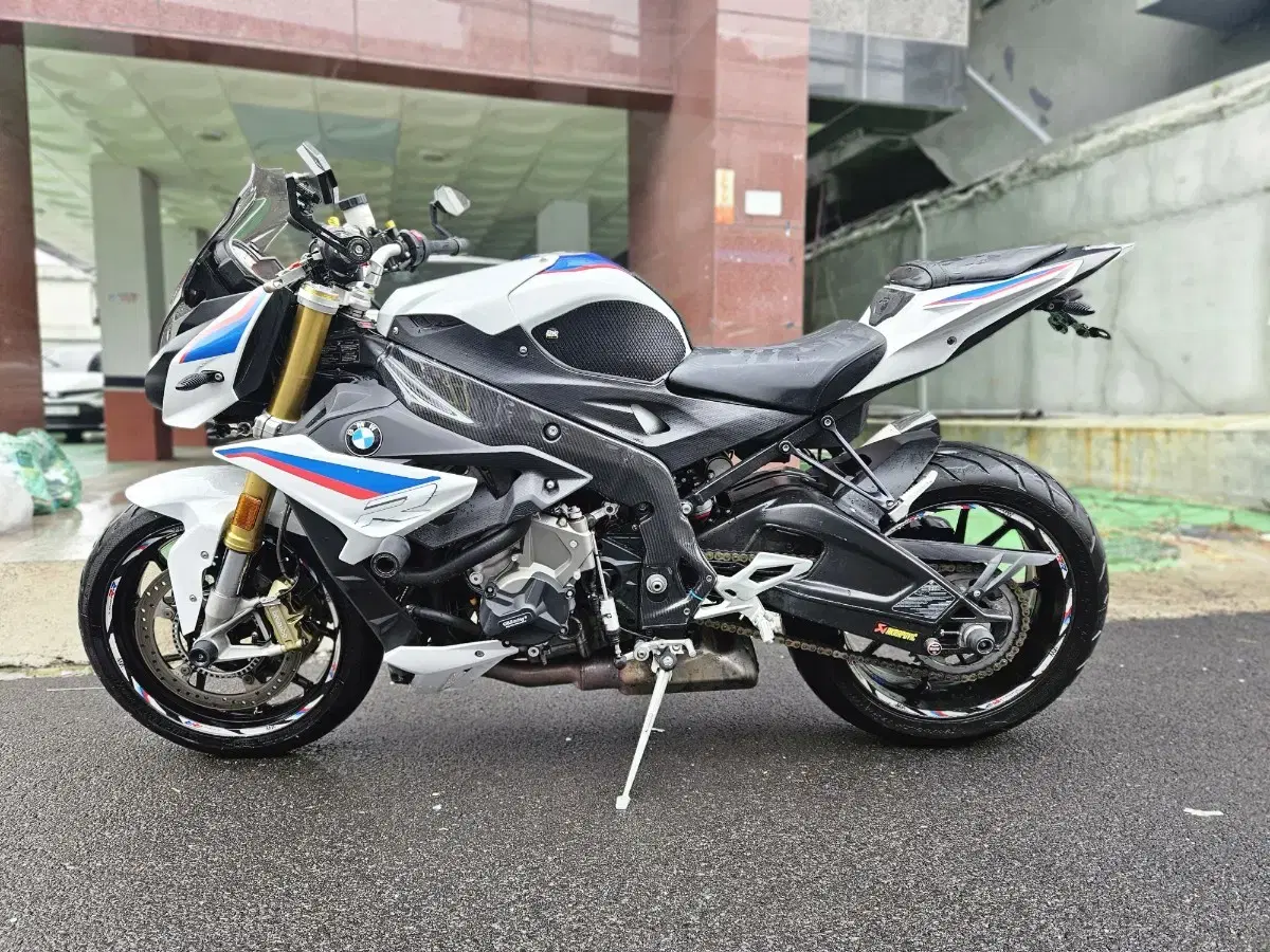 오늘 850만 18년식 s1000r  블박 구변 소모품80프로 무사고