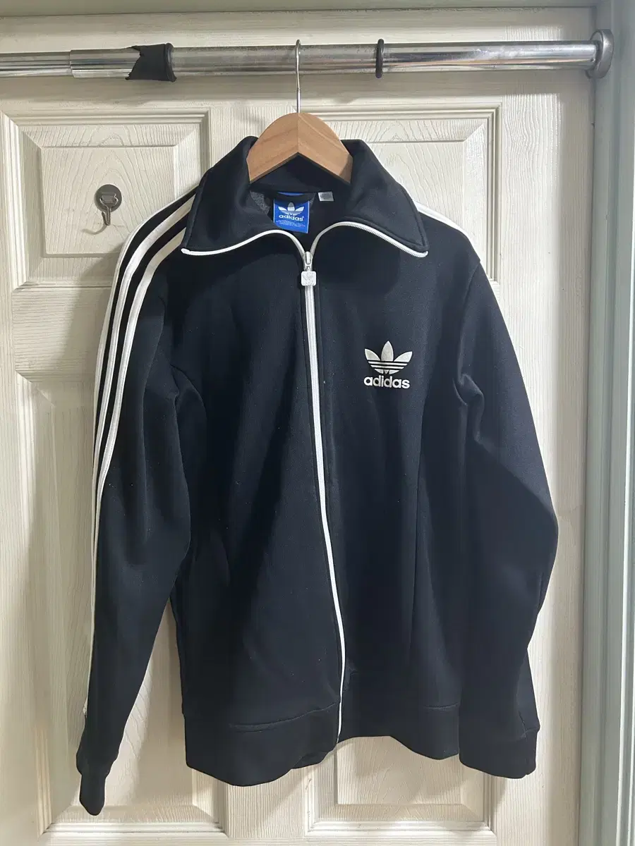 Adidas Black Tracktop Europa