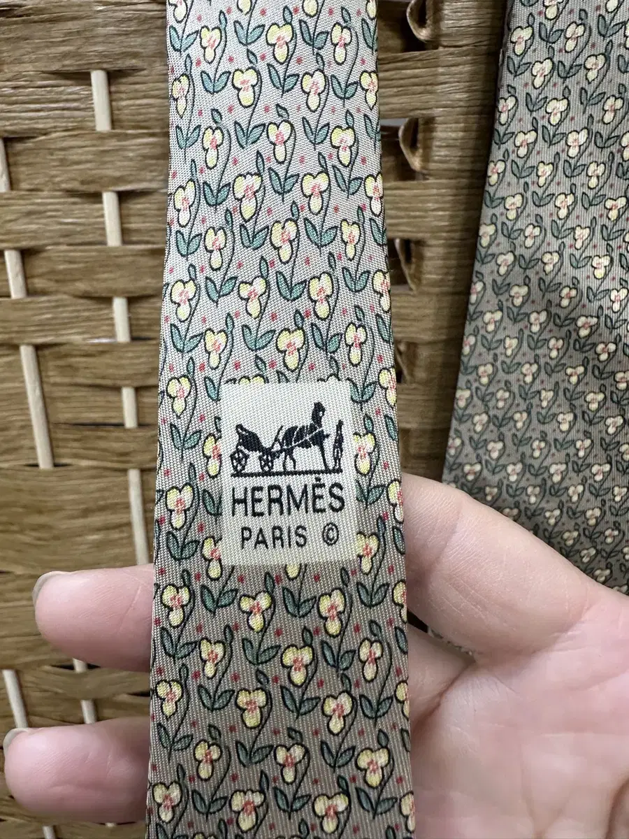 HERMES Imported Hermes Silk 100% necktie