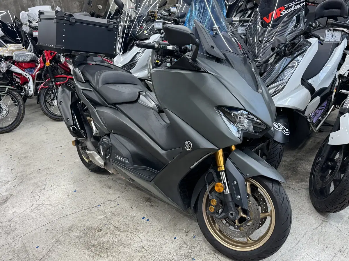 21년식 야마하 Tmax560 (48,606km) MVR2채널블박 등튜닝