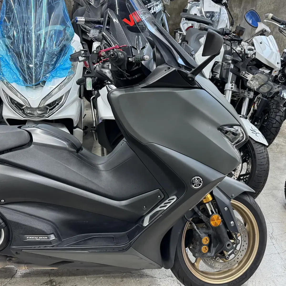 21년식 야마하 Tmax560 (48,606km) MVR2채널블박 등튜닝