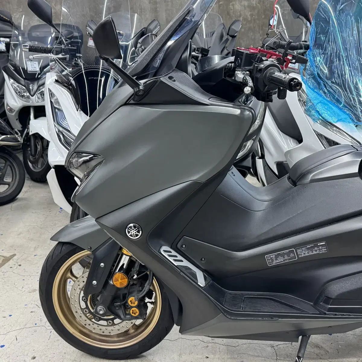 21년식 야마하 Tmax560 (48,606km) MVR2채널블박 등튜닝