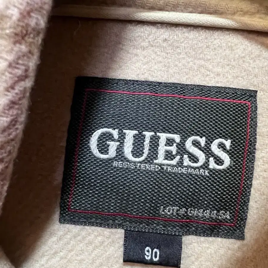 GUESS 게스  떡복이 코트90