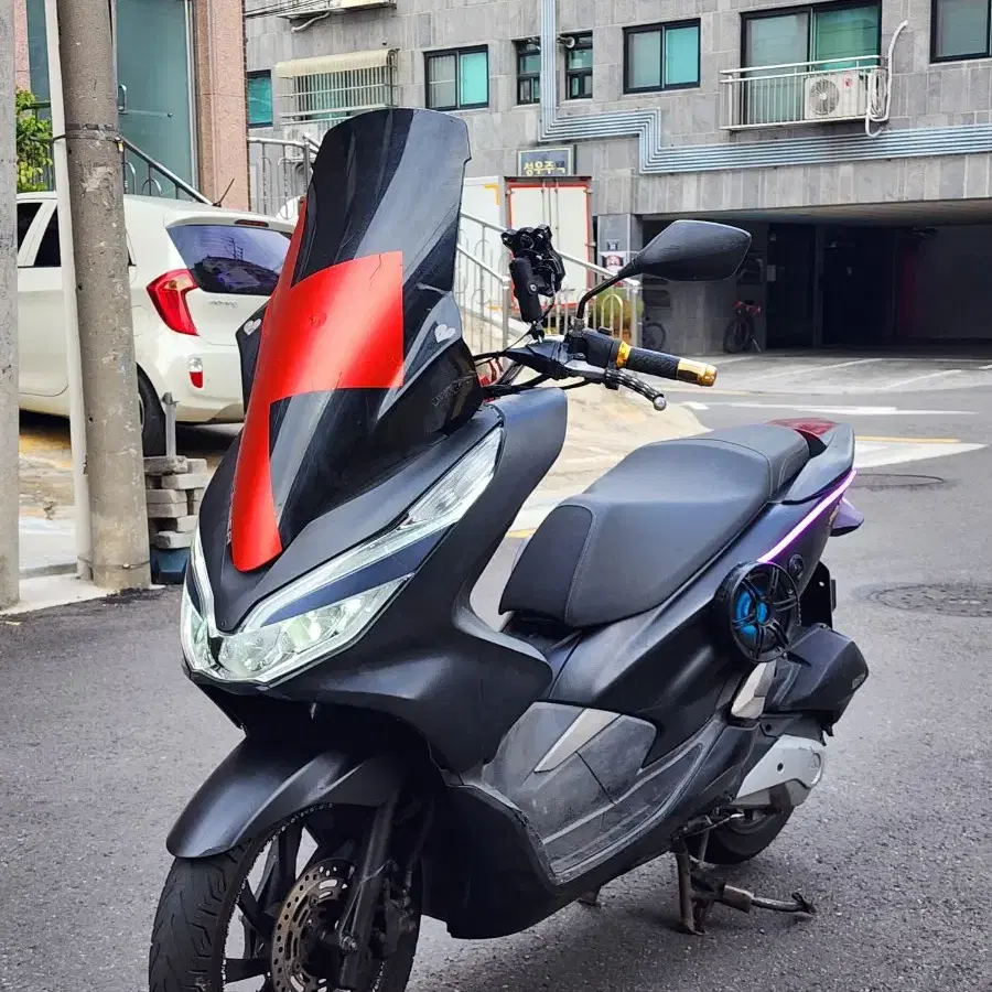 혼다 PCX125 19년식 더뉴 출퇴근용 판매합니다