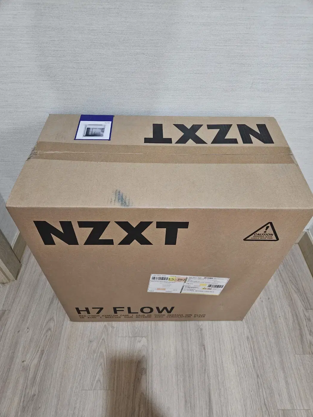 (미개봉) NZXT H7 Flow 케이스 화이트 신품 팝니다!~