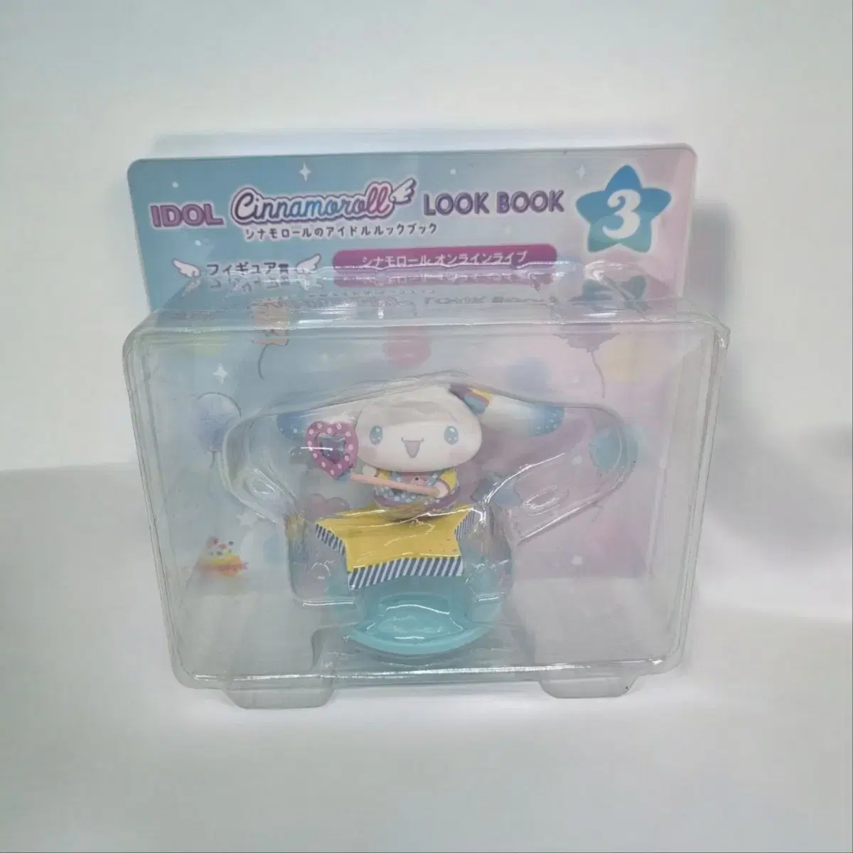 (New)Sanrio Idol Cinnamoroll LOOK BOOK Figures