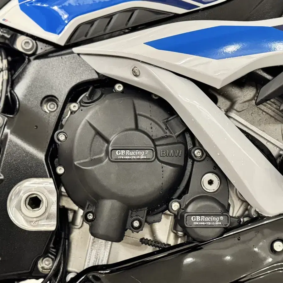 23년식5월출고 s1000rr m carbon package