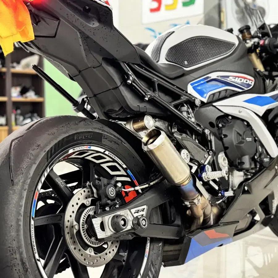 23년식5월출고 s1000rr m carbon package