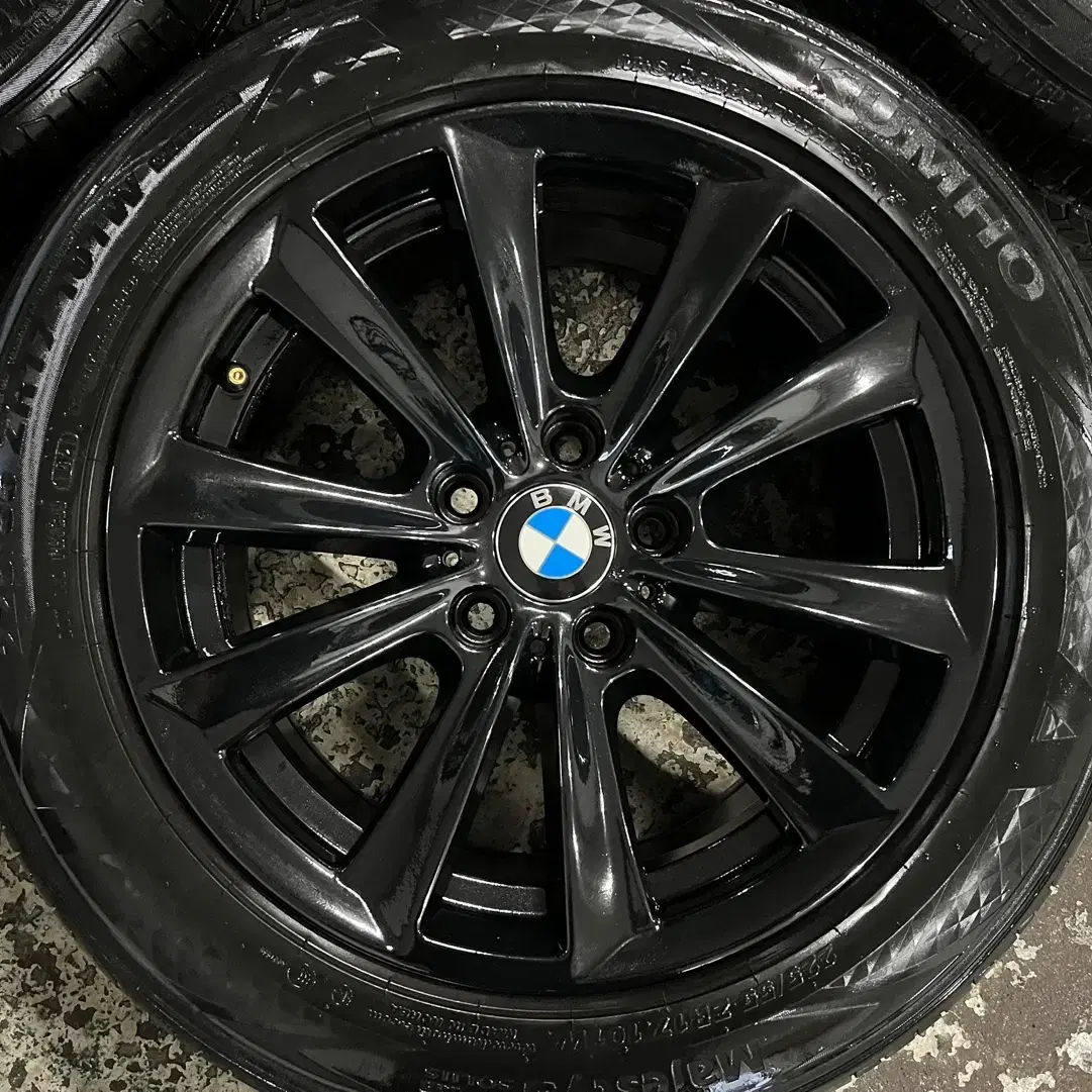 BMW F10 전기형 17인치 휠타이어 판매