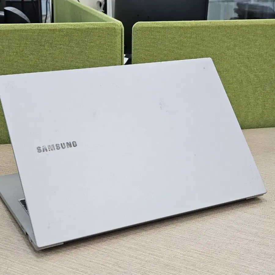 삼성 갤럭시북 15인치 i7/16GB/ SSD 256GB / 외장그래픽카