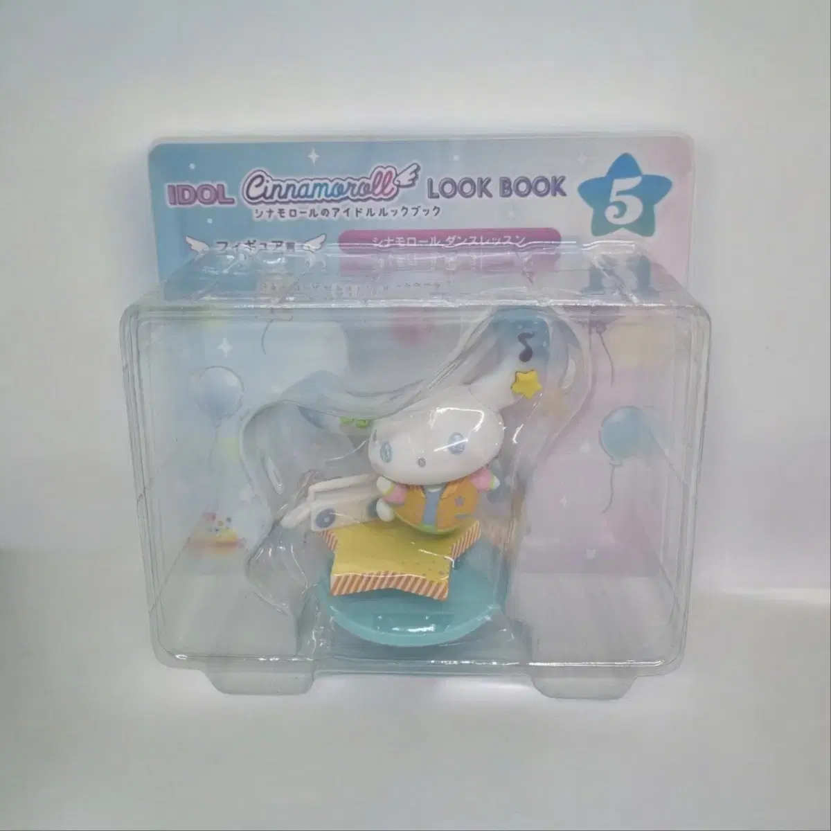 (New)Sanrio Idol Cinnamoroll LOOK BOOK Figures