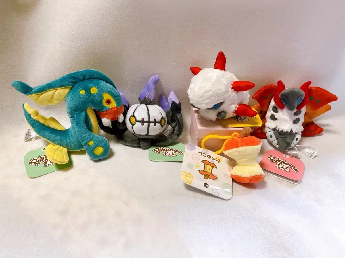 Pokémon Jericho Leaf Chandelure Chandelure Vulcanova Vulcamos Eevee Eevee Sister Doll