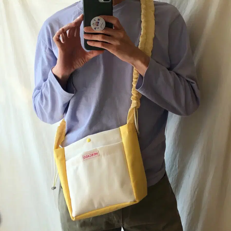 신품급 Scrunchie tough bag, 메르카도 스크런치 터프 백