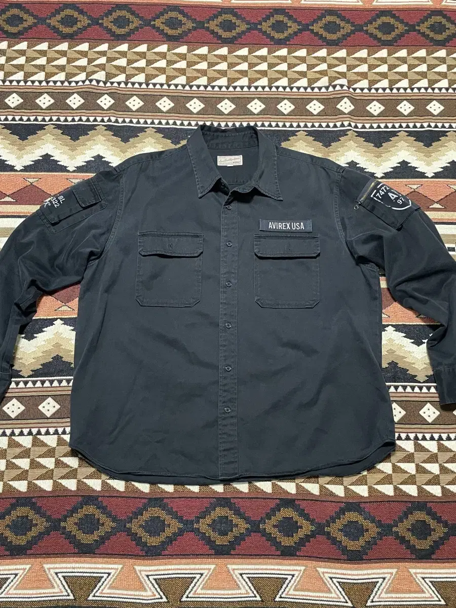 [105~110]Avirex black shirt