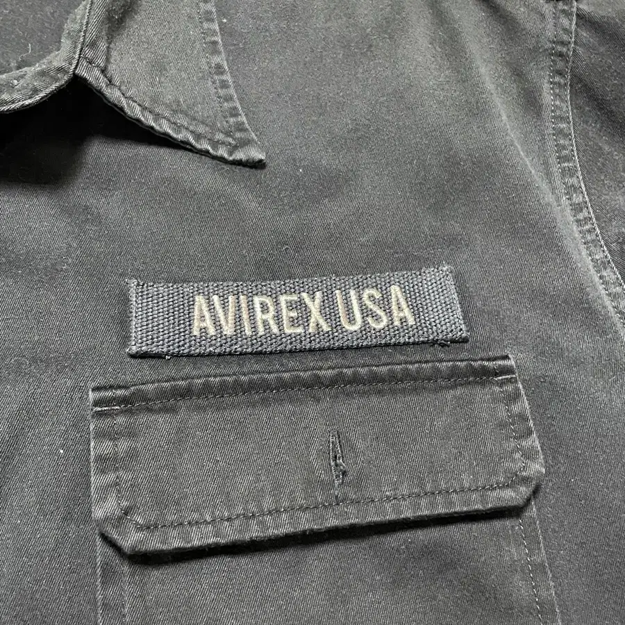 [105~110]Avirex black shirt