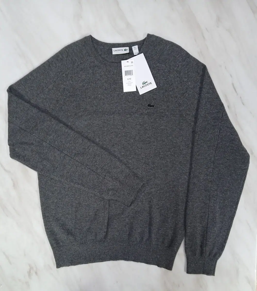 Lacoste 100% cashmere round long-sleeved knit 4 sizes (100 105)