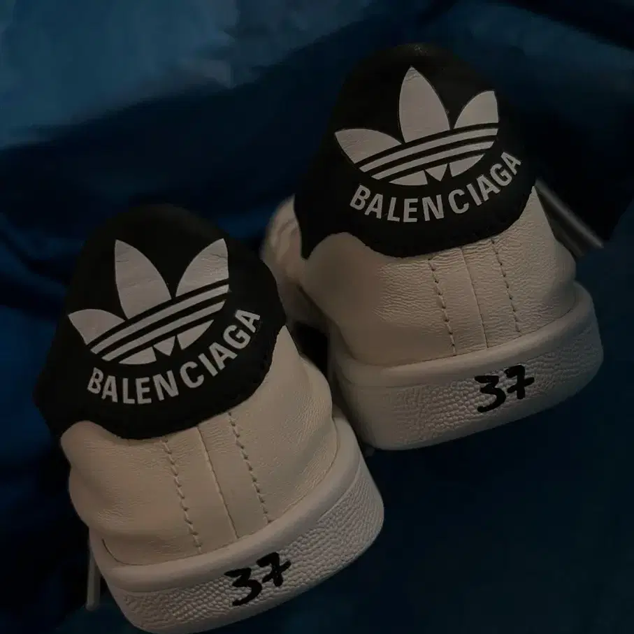 Balenciaga x Adidas 발렌시아가 스탠스미스 37 (새상품)