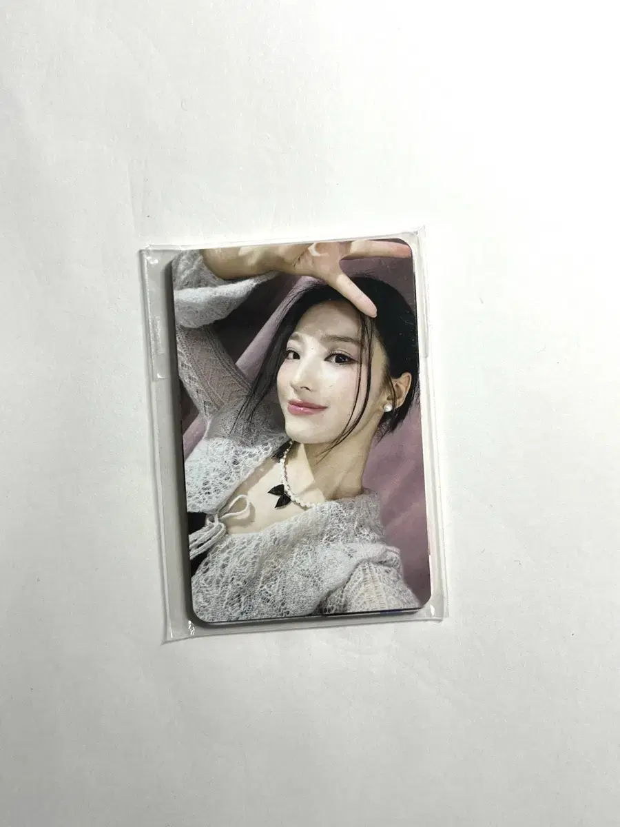 Fromis 9 Ballet season's greetings pre-order benefit photocard Set unsealed