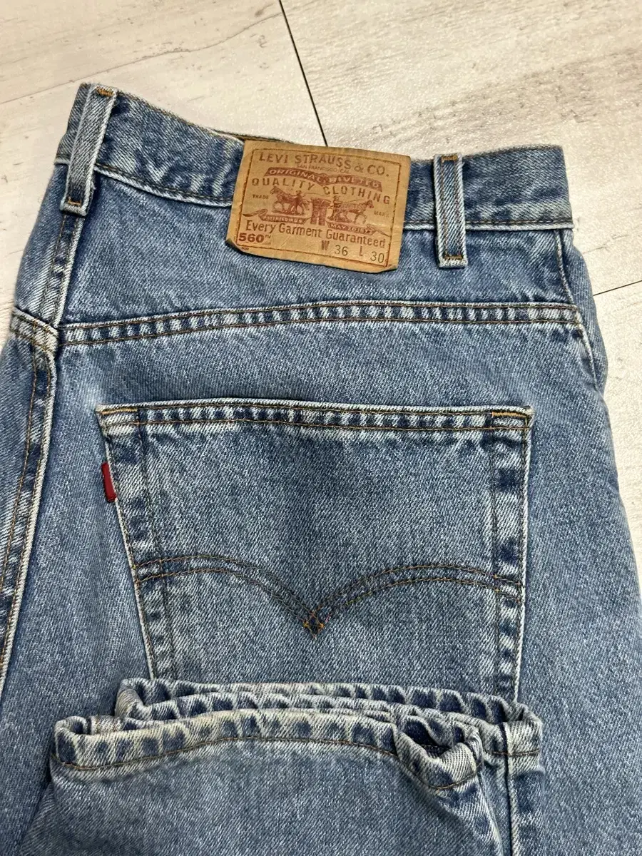 (36) 00s Vintage Levi's 560 Denim Pants Jeans