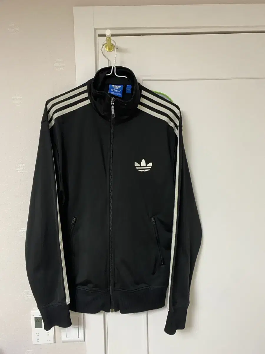 95) Adidas Firebird Black Jersey