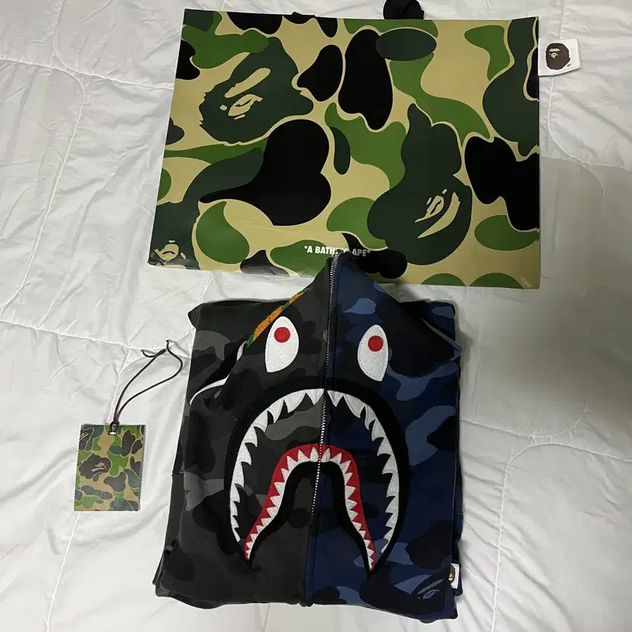 베이프 후드집업 Separate Shark Fz Hoodie