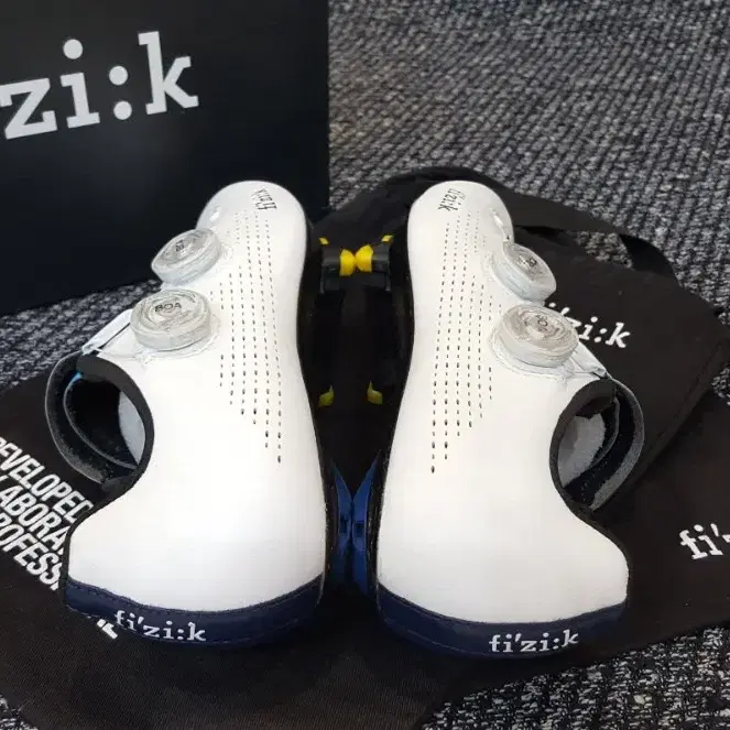 fizik 피직 신형 인피니토 R1 무비스타팀 리미티드에디션/105페달