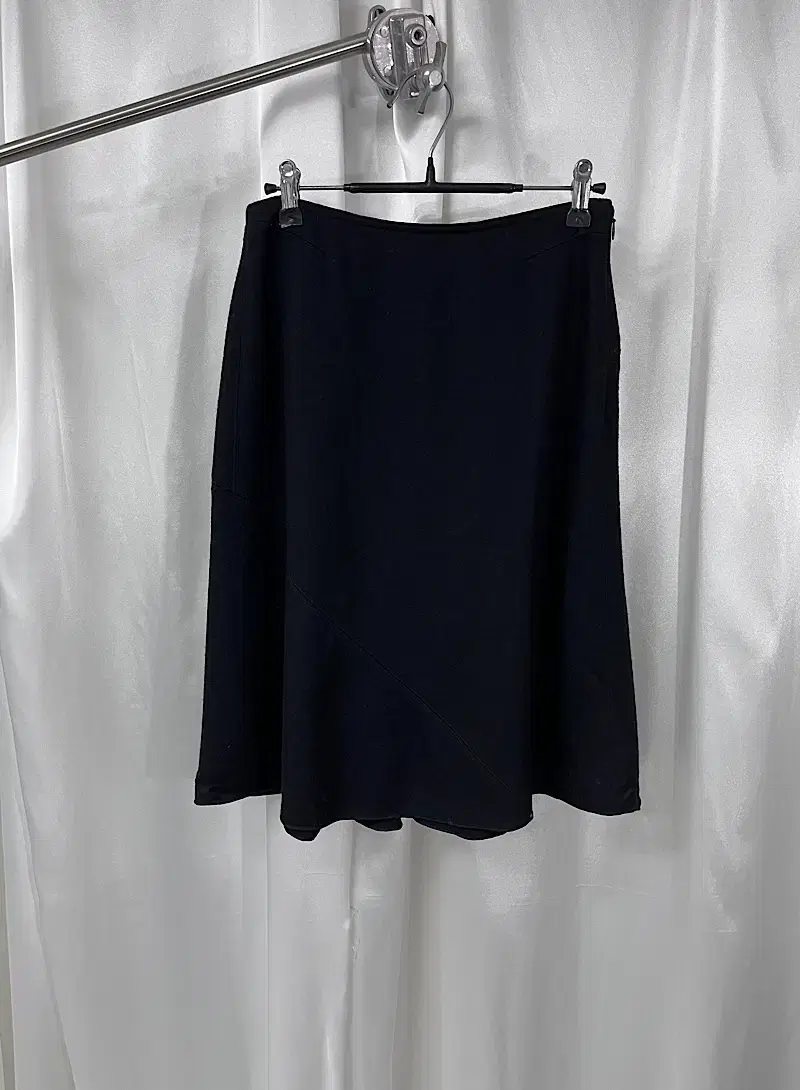 ACCENT AIGU Wool Skirt