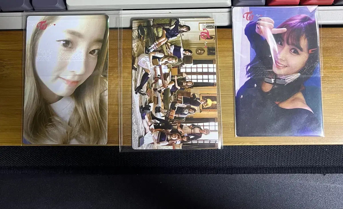 Twice Signal Broadcasting Studio, showcase photocard Sells