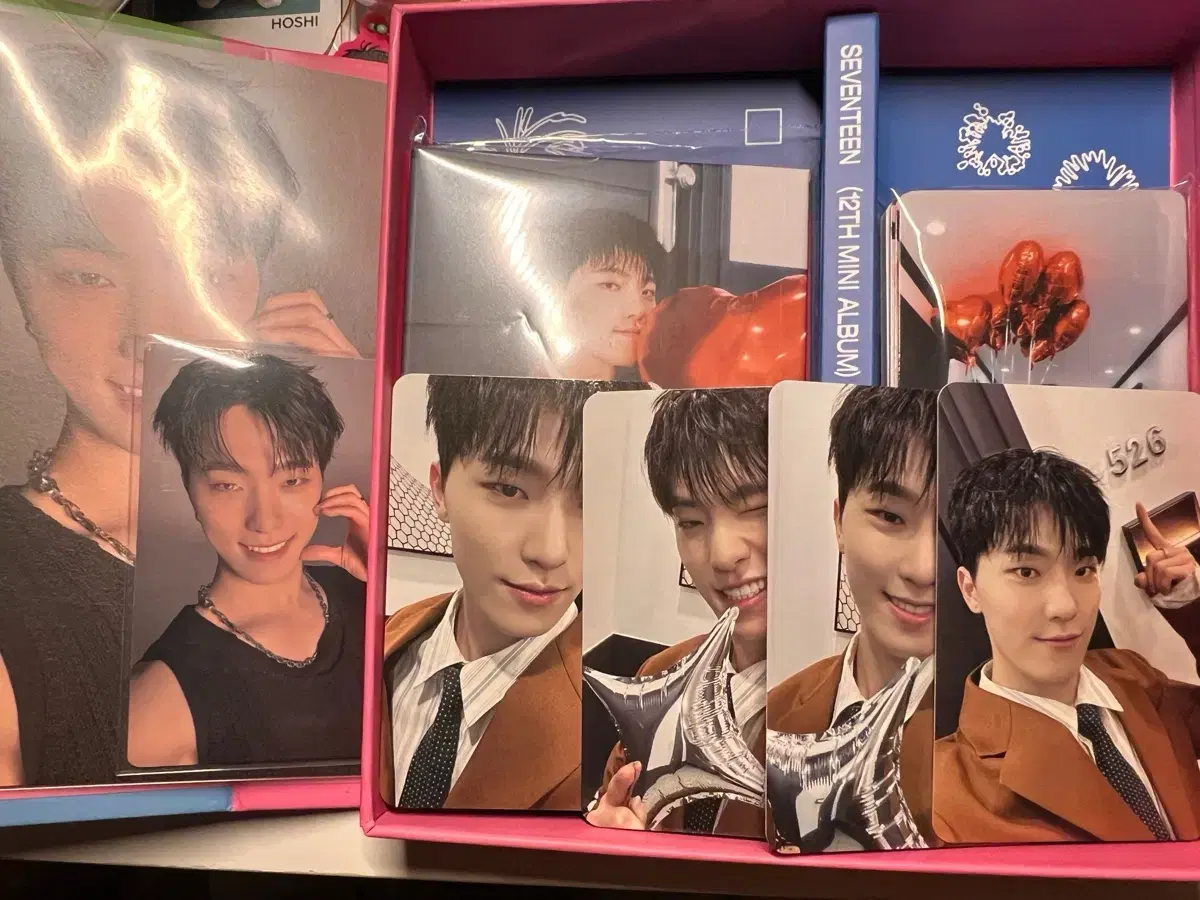 Weverse Carat Vahn dino pre-order benefit, deball set