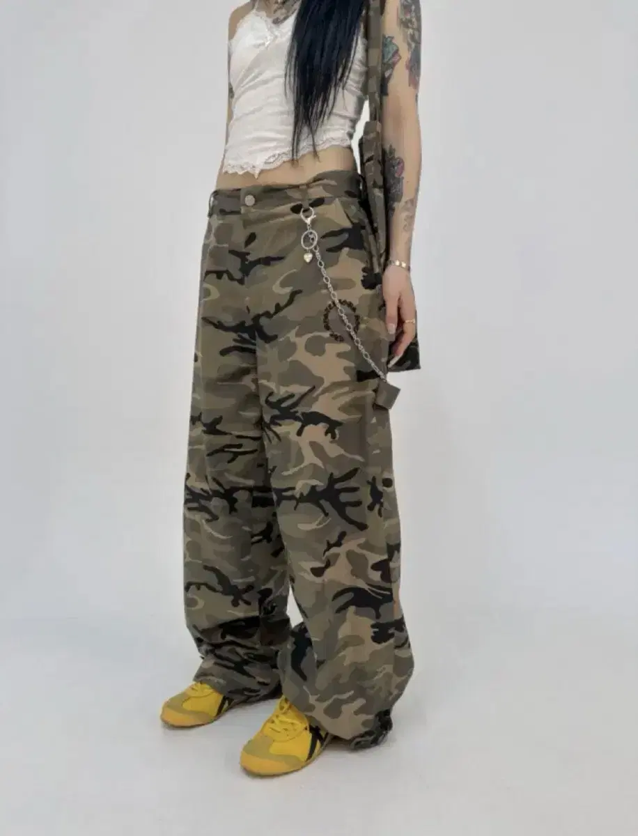 더미스테리어스호텔 더미호 CAMO WORK PANTS 1사이즈