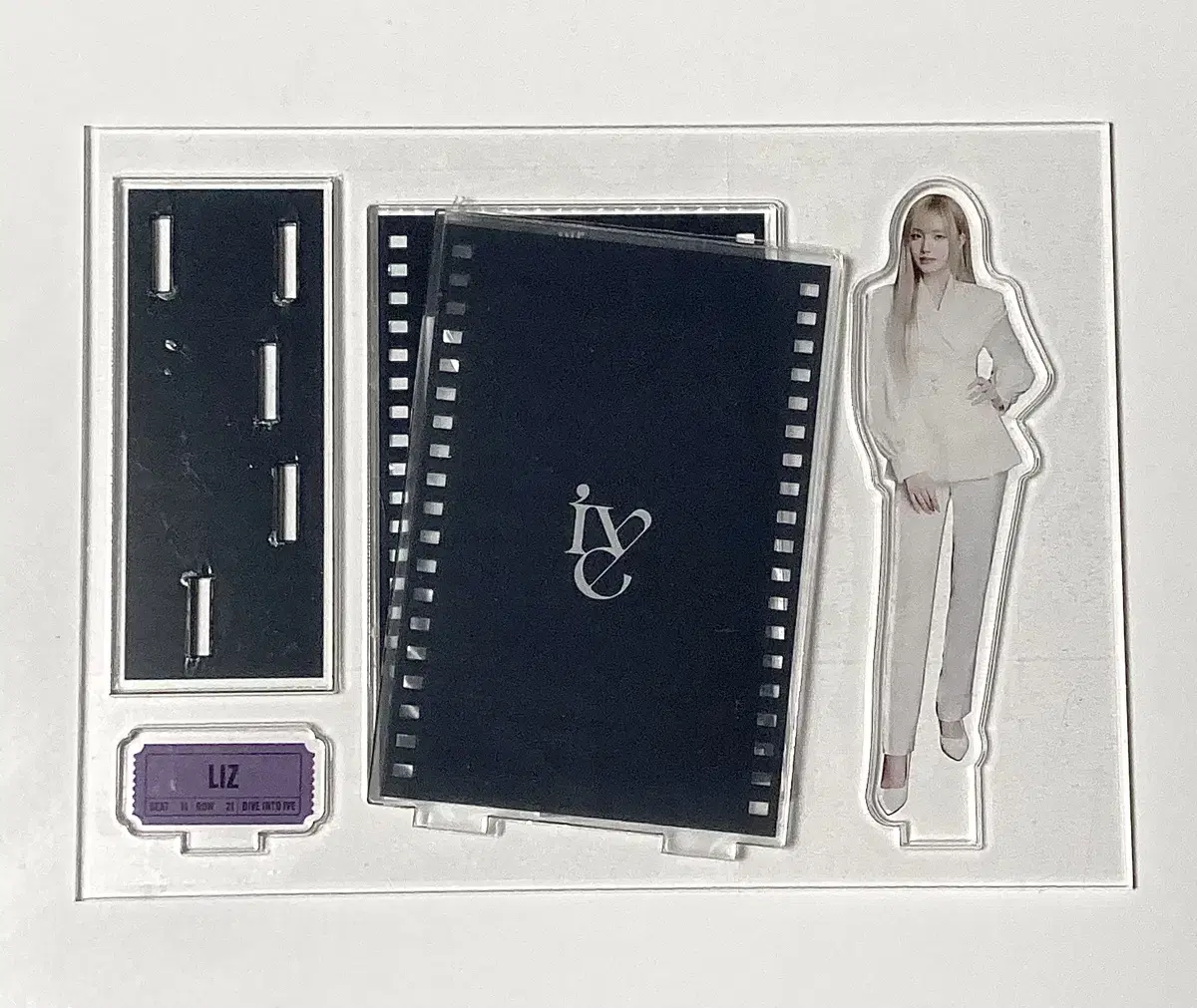 ive pop up lotte cinema liz sealed acrylic stand wts(폭덤)