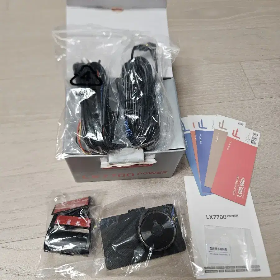 파인뷰 LX7700POWER 2채널 32GB (거의신품)