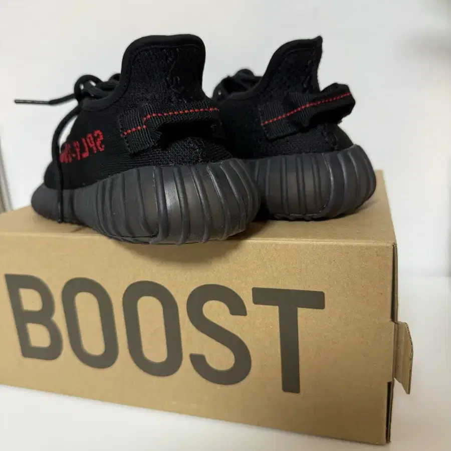 (정품) Adidas Yeezy Boost 350 V2 Black