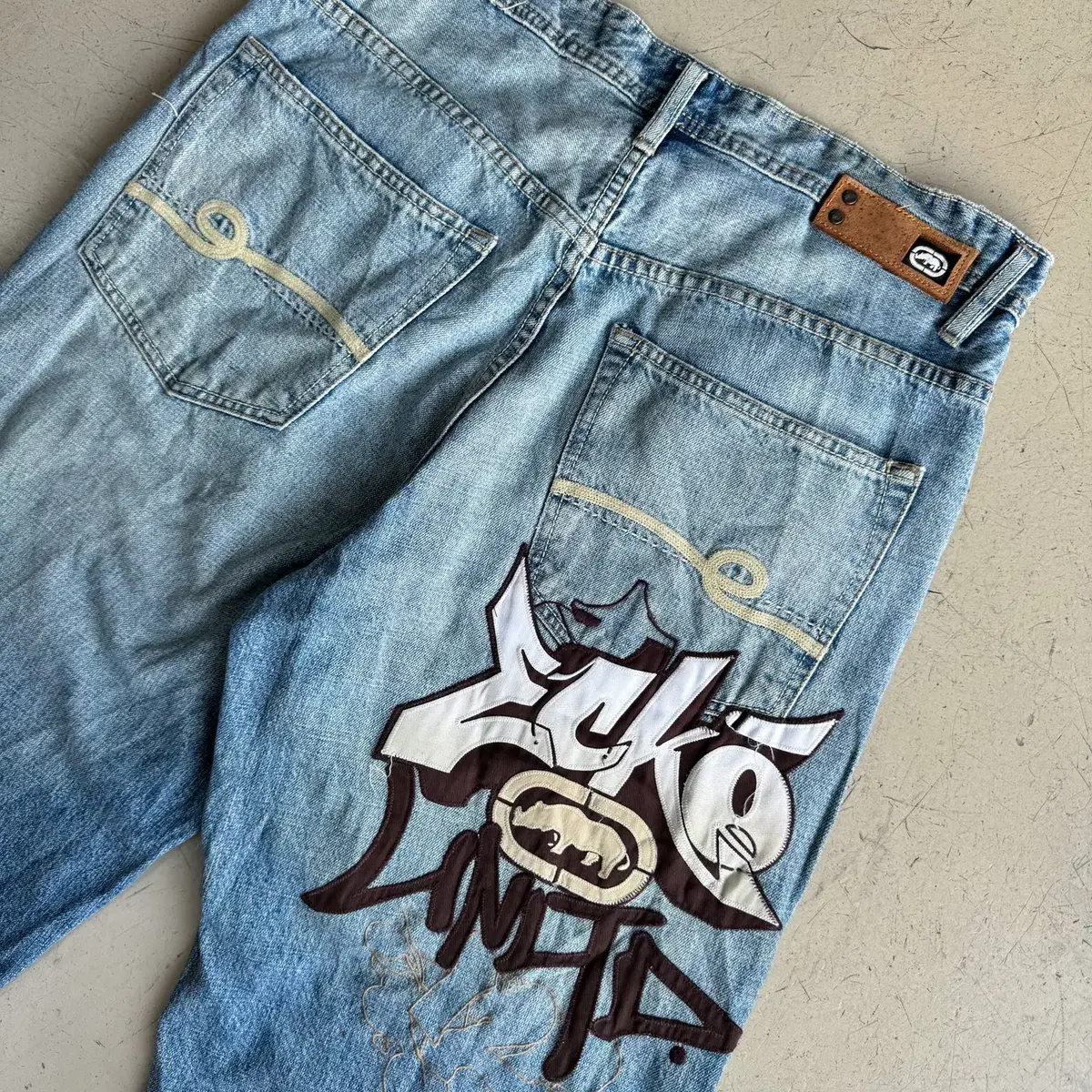 Ecko Untitled Graffiti 로고 배기 데님 팬츠