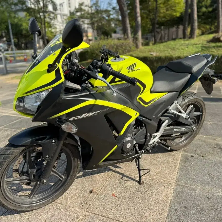 혼다 cbr300r 17년형 짧은키로수 판매합니다