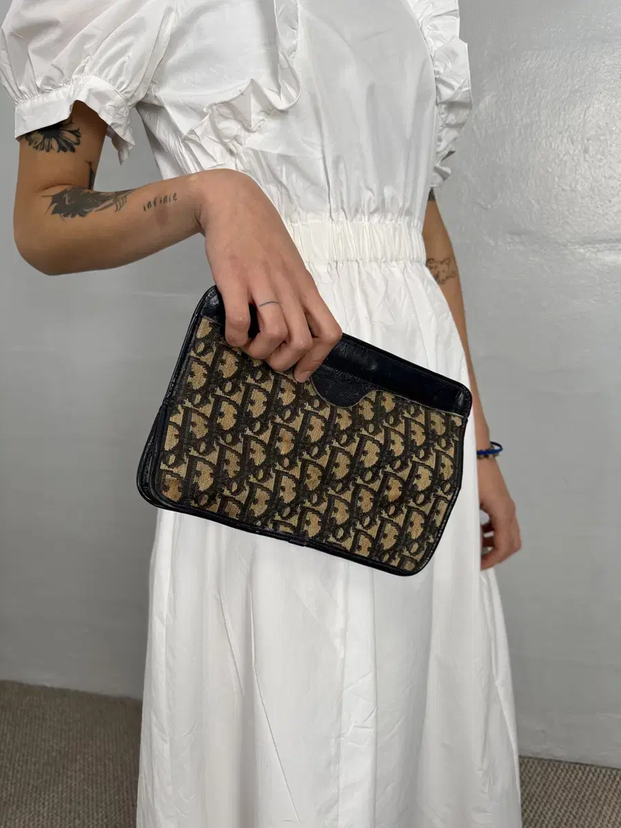 Christian DIOR trotter clutch